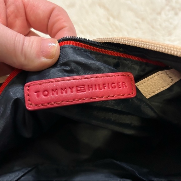 Tommy Hilfiger | Crossbody Purse | Light Pink | Gold Emblem | Zipper Pouch - Picture 7 of 10
